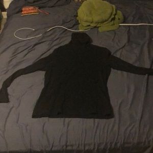 I’m selling a black turtle neck